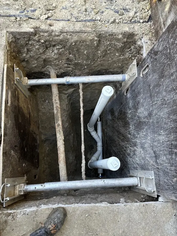 Experienced plumber completing Gas Line Repair work in Mound
